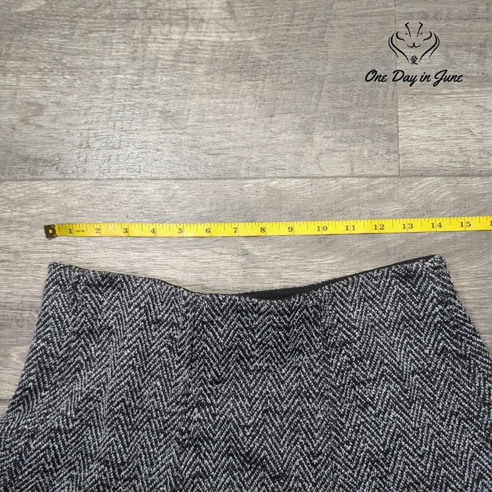 Loft Pull On Mini Skirt Size S - Picture 3 of 5
